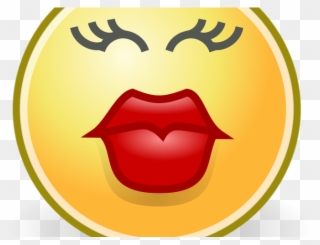 Kiss Smiley Clipart Vector - Smiley Face Kiss - Png Download